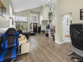 913 S 32nd Street, Renton WA 98055