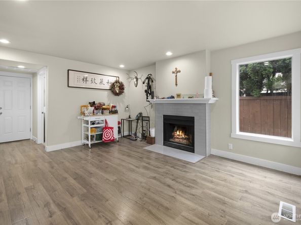 913 S 32nd Street, Renton WA 98055