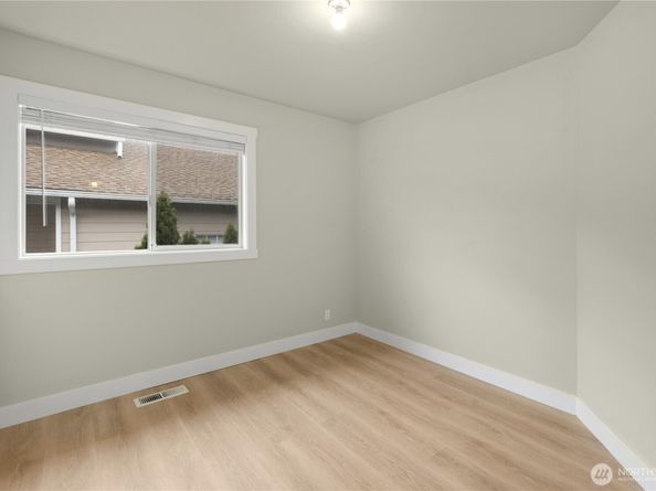 913 S 32nd Street, Renton WA 98055