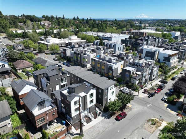 1816 24th Avenue S, Seattle WA 98144