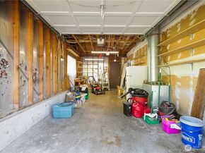 1010 205th Pl Se, Bothell WA 98012