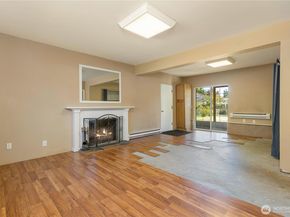 1010 205th Pl Se, Bothell WA 98012