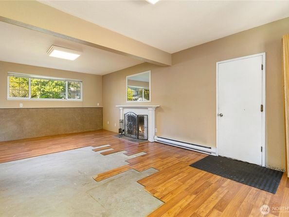 1010 205th Pl Se, Bothell WA 98012