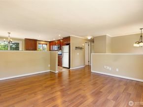 1010 205th Pl Se, Bothell WA 98012
