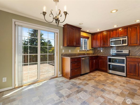 1010 205th Pl Se, Bothell WA 98012