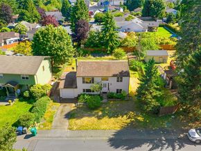 1010 205th Pl Se, Bothell WA 98012