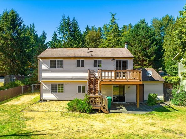 1010 205th Pl Se, Bothell WA 98012