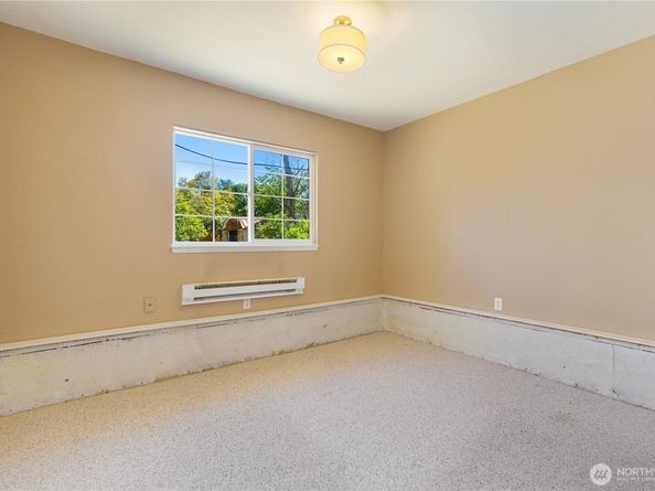 1010 205th Pl Se, Bothell WA 98012