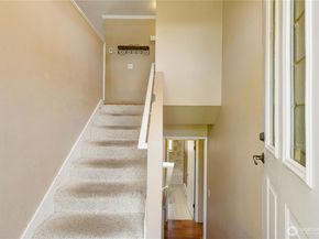 1010 205th Pl Se, Bothell WA 98012