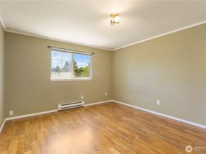 1010 205th Pl Se, Bothell WA 98012