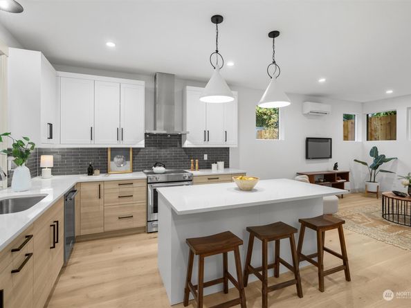 1257 NE 100th Street, Seattle WA 98125