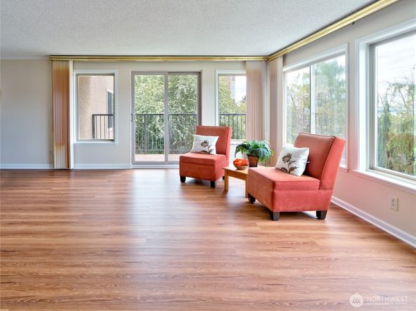 2219 13th Avenue W 1, Seattle WA 98119