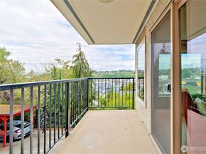2219 13th Avenue W 1, Seattle WA 98119