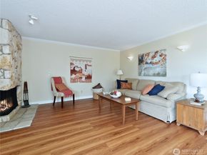 2219 13th Avenue W 1, Seattle WA 98119