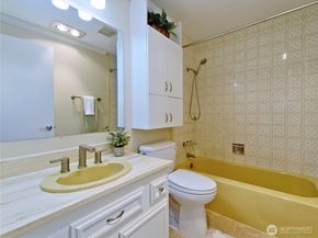 2219 13th Avenue W 1, Seattle WA 98119