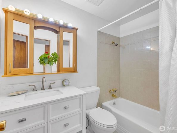 23319 11th Place S, Des Moines WA 98198