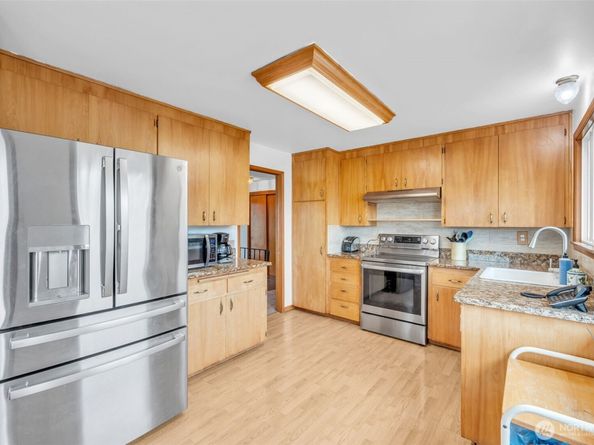 23319 11th Place S, Des Moines WA 98198