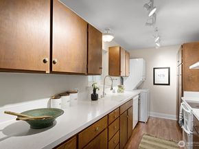 11515 Greenwood Avenue N B, Seattle WA 98133