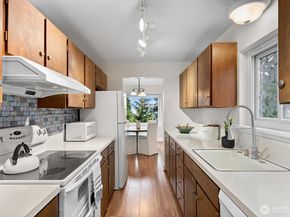 11515 Greenwood Avenue N B, Seattle WA 98133