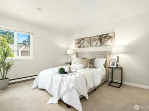 12513 NE 130th Way C204, Kirkland WA 98034