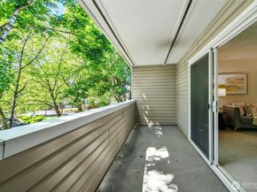 12513 NE 130th Way C204, Kirkland WA 98034