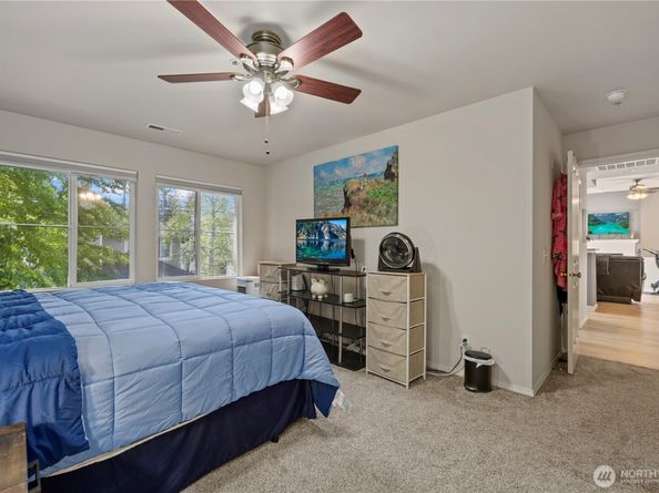 23782 SE Summerhill Lane 54, Issaquah WA 98029