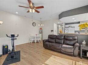 23782 SE Summerhill Lane 54, Issaquah WA 98029