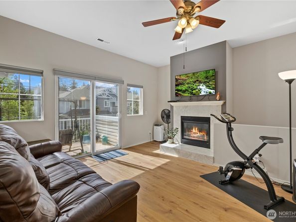 23782 SE Summerhill Lane 54, Issaquah WA 98029