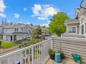 23782 SE Summerhill Lane 54, Issaquah WA 98029
