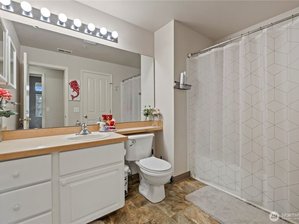 23782 SE Summerhill Lane 54, Issaquah WA 98029
