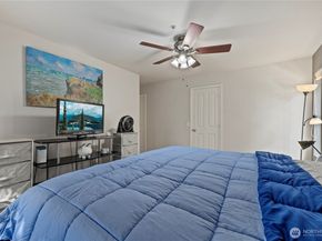 23782 SE Summerhill Lane 54, Issaquah WA 98029