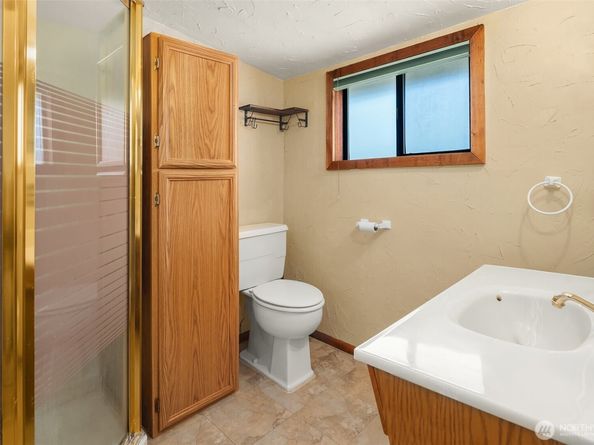 25443 Pioneer Way NW, Poulsbo WA 98370