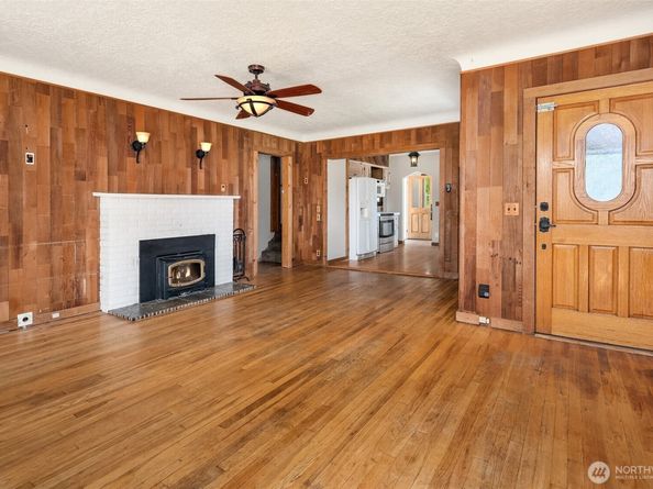 25443 Pioneer Way NW, Poulsbo WA 98370