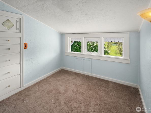 25443 Pioneer Way NW, Poulsbo WA 98370