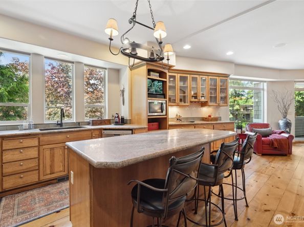 11205 NE 95th Street, Kirkland WA 98033