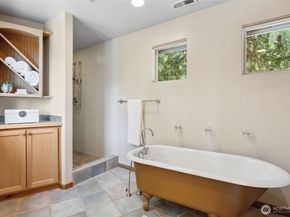11205 NE 95th Street, Kirkland WA 98033