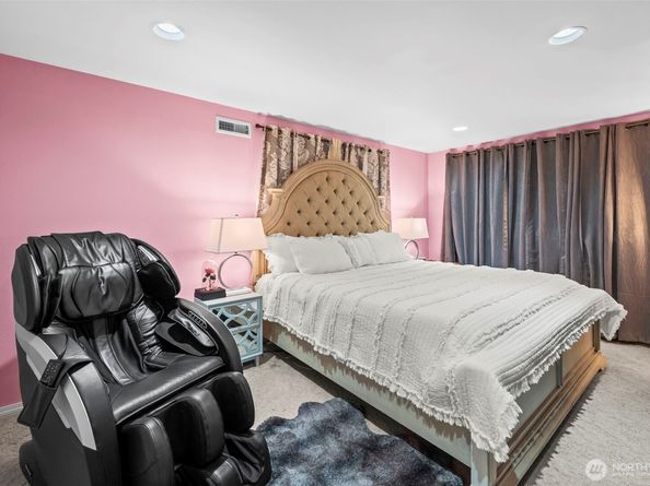 12433 SE 264th Street, Kent WA 98030