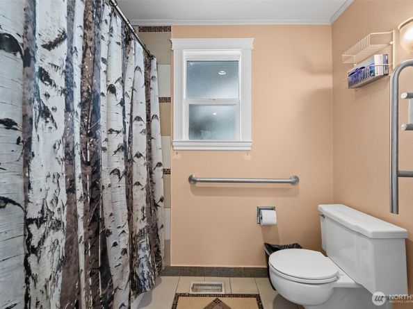 12433 SE 264th Street, Kent WA 98030