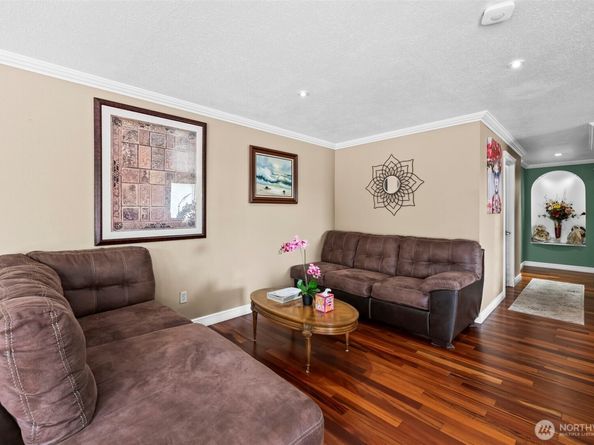 12433 SE 264th Street, Kent WA 98030