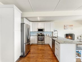 1588 Alki Avenue SW, Seattle WA 98116
