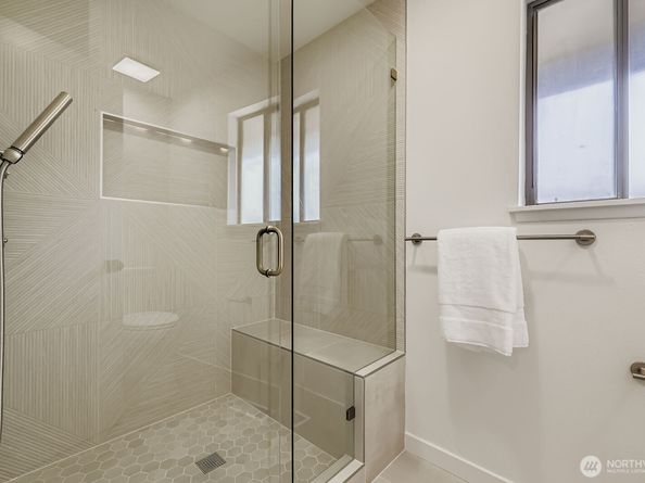 14208 NE 2nd Place, Bellevue WA 98007