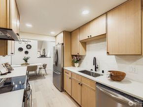 14208 NE 2nd Place, Bellevue WA 98007