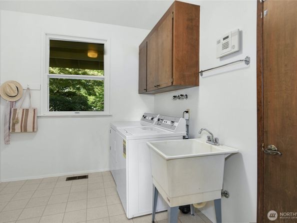 6140 130th Avenue NE, Kirkland WA 98033
