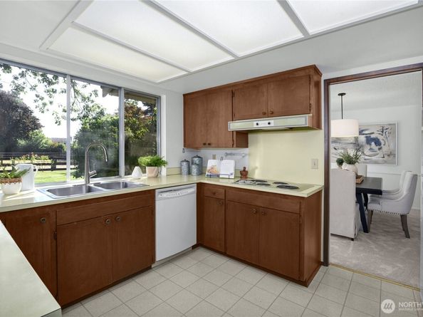 6140 130th Avenue NE, Kirkland WA 98033