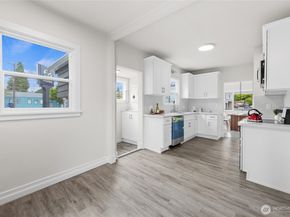 1611 NE 82nd Street, Seattle WA 98115