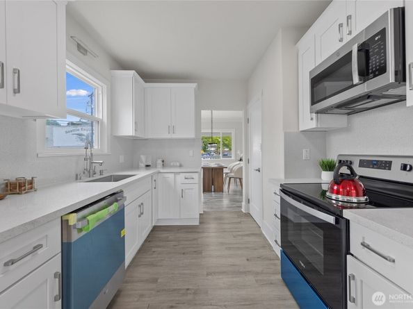 1611 NE 82nd Street, Seattle WA 98115
