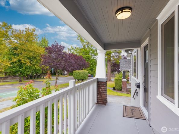 1611 NE 82nd Street, Seattle WA 98115