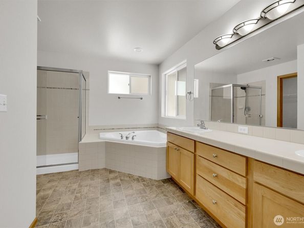 12010 SE 186th St, Renton WA 98058