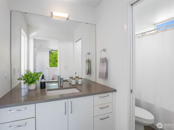 5151 S Frontenac Street, Seattle WA 98118