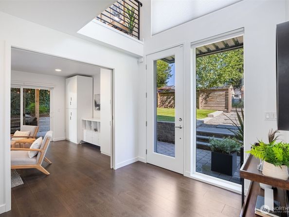5151 S Frontenac Street, Seattle WA 98118